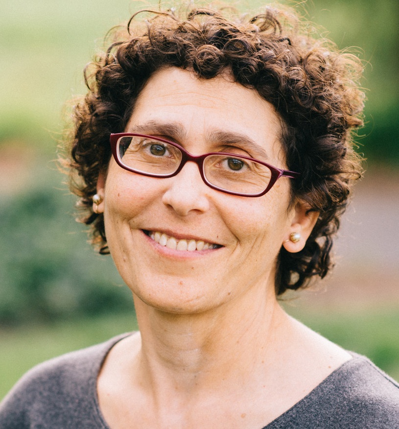 Leah Halper headshot