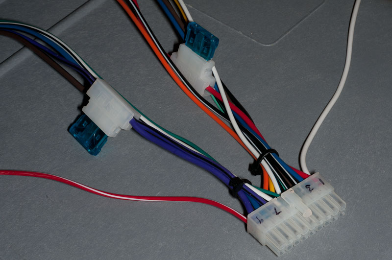 The wires from the Valet 712t